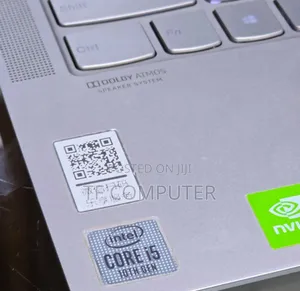 New Laptop Lenovo Yoga 710 8GB Intel Core I5 SSD 512GB