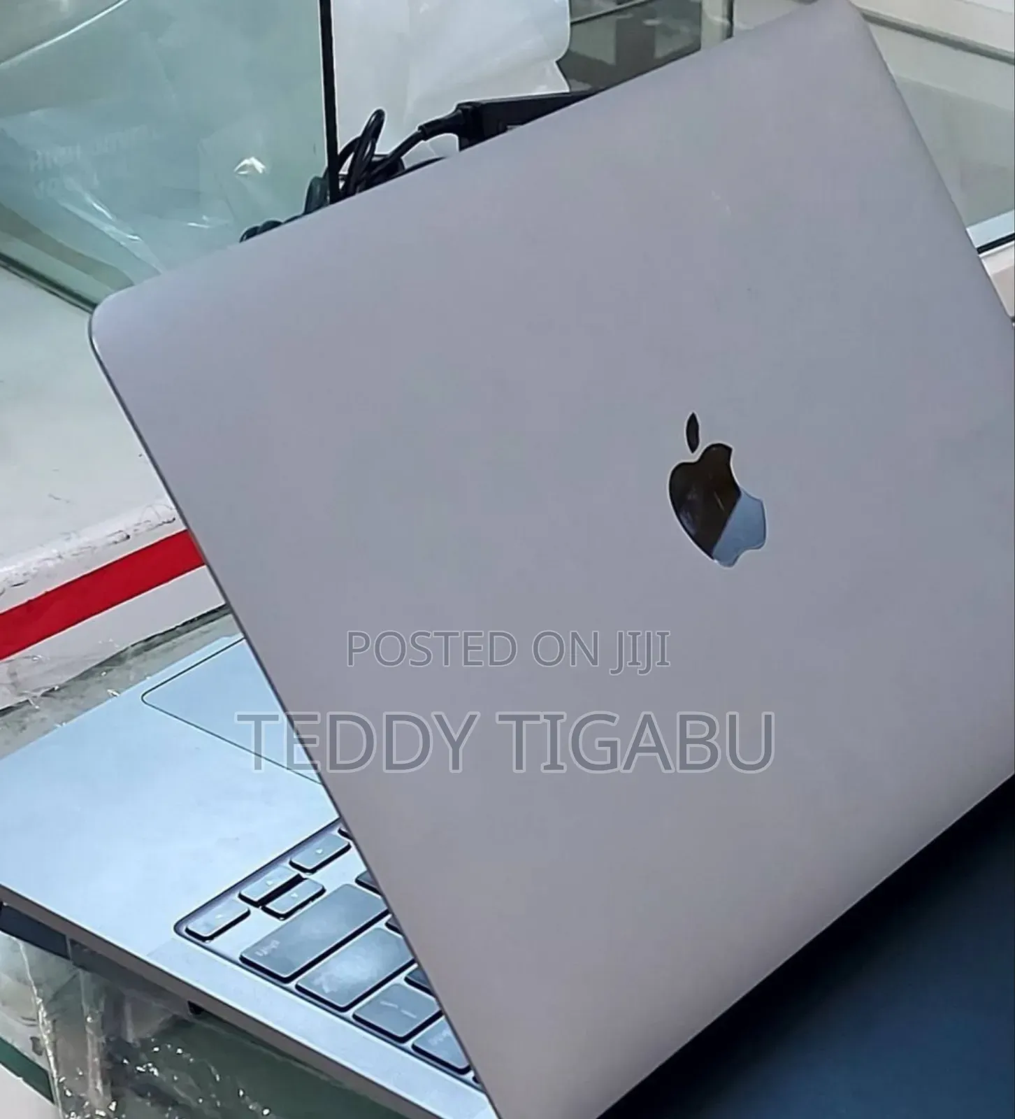 New Laptop Apple MacBook Pro 8GB Apple M2 SSD 256GB