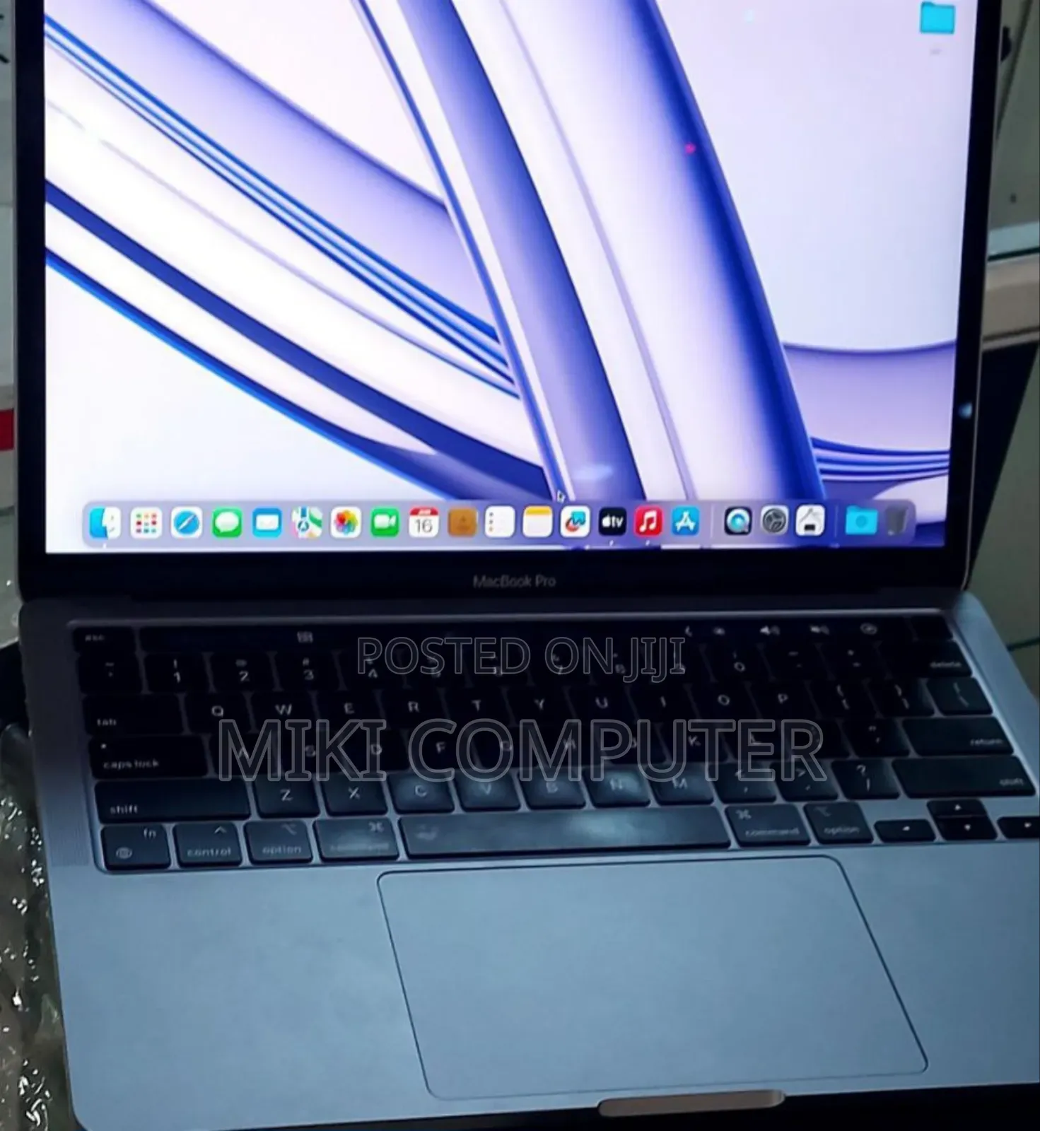 New Laptop Apple MacBook Pro 2023 M2 8GB Intel SSD 256GB