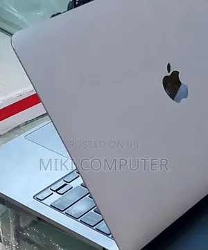 New Laptop Apple MacBook Pro 2023 M2 8GB Intel SSD 256GB