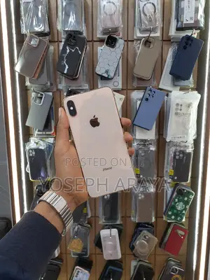Photo - Apple iPhone XS Max 256 GB Bronze