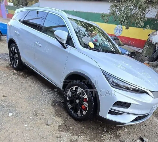 BYD Tang EV 2024 Yellow