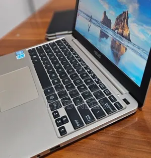 Laptop Asus 2GB Intel Core 2 Quad SSD 32GB