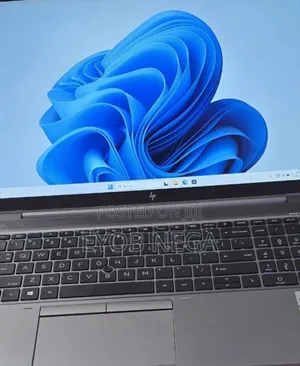 New Laptop HP ZBook Firefly 15 G7 16GB Intel Core I7 SSD 512GB