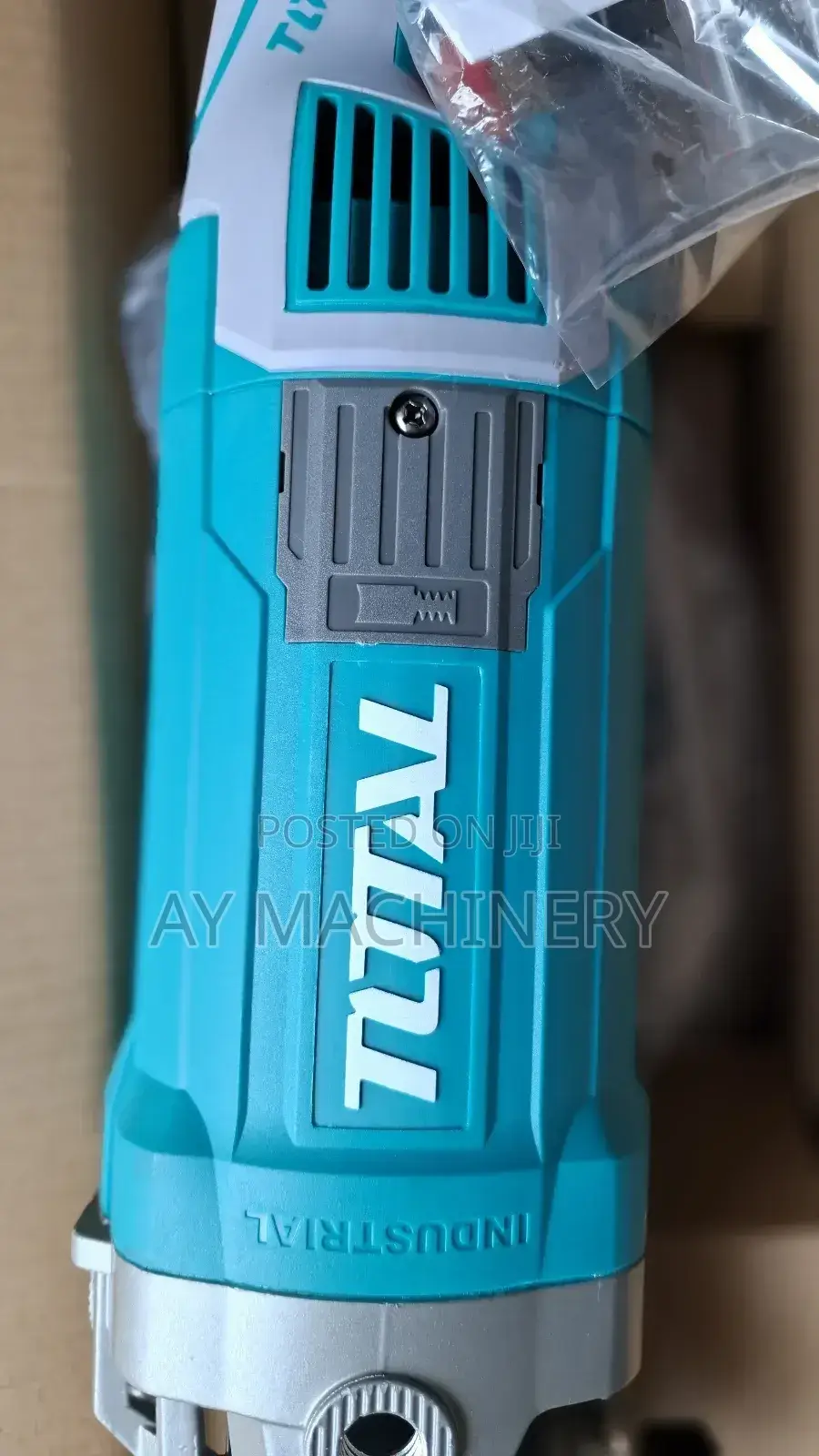 Total Grinder 2400w 230mm