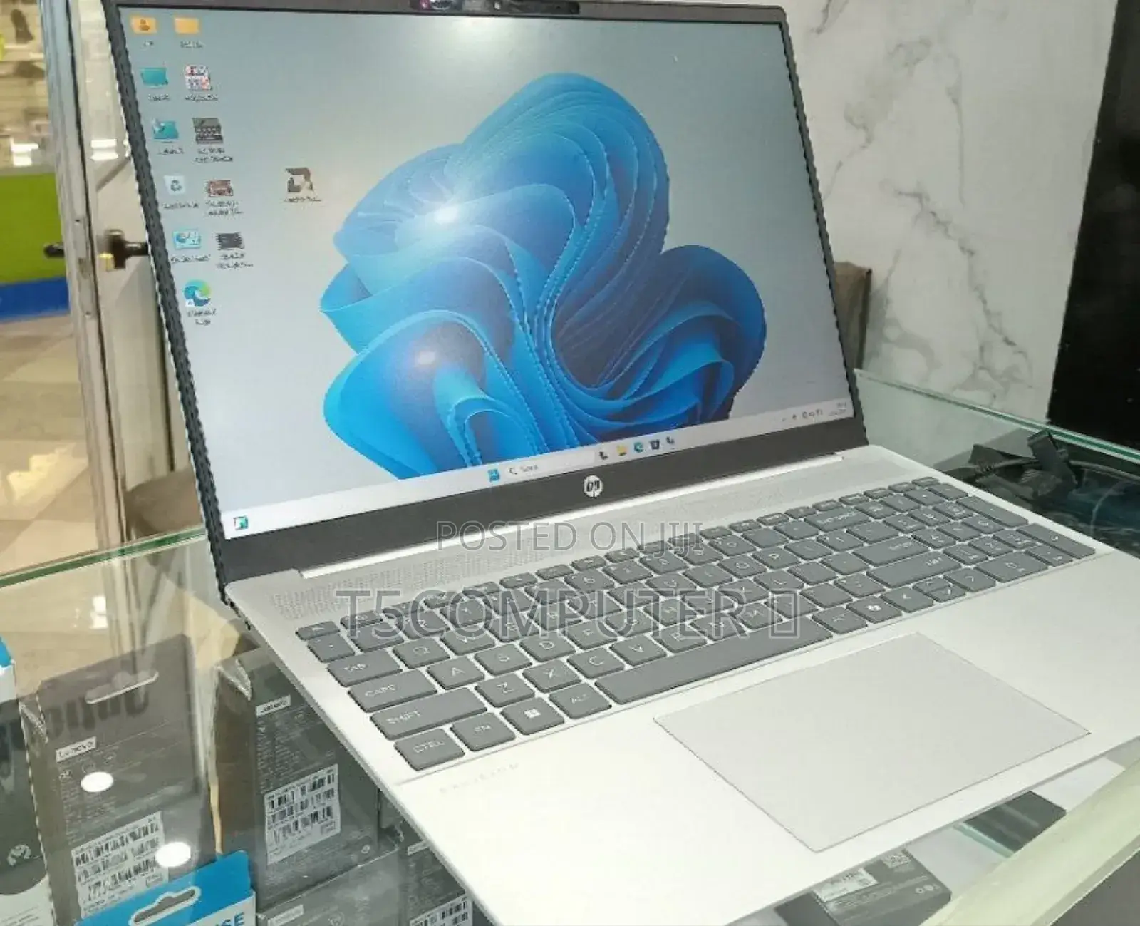 New Laptop HP 16GB AMD Ryzen 7 SSD 512GB