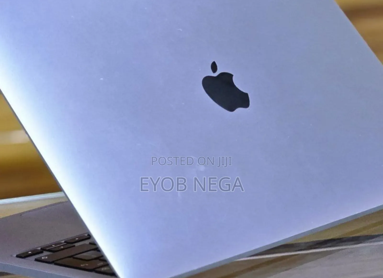 New Laptop Apple MacBook Pro 2022 M2 8GB Apple M2 SSD 256GB