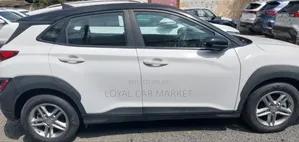 Photo - Hyundai Kona 2022 White