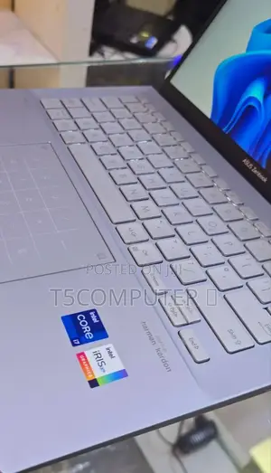 New Laptop Asus ZenBook 13 UX331UN 16GB Intel Core I7 SSD 512GB