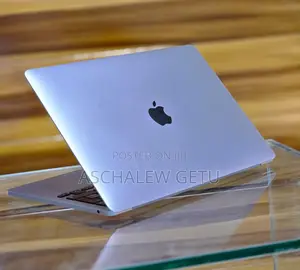 Photo - New Laptop Apple MacBook Pro 2022 M2 8GB Intel Core M2 SSD 256GB