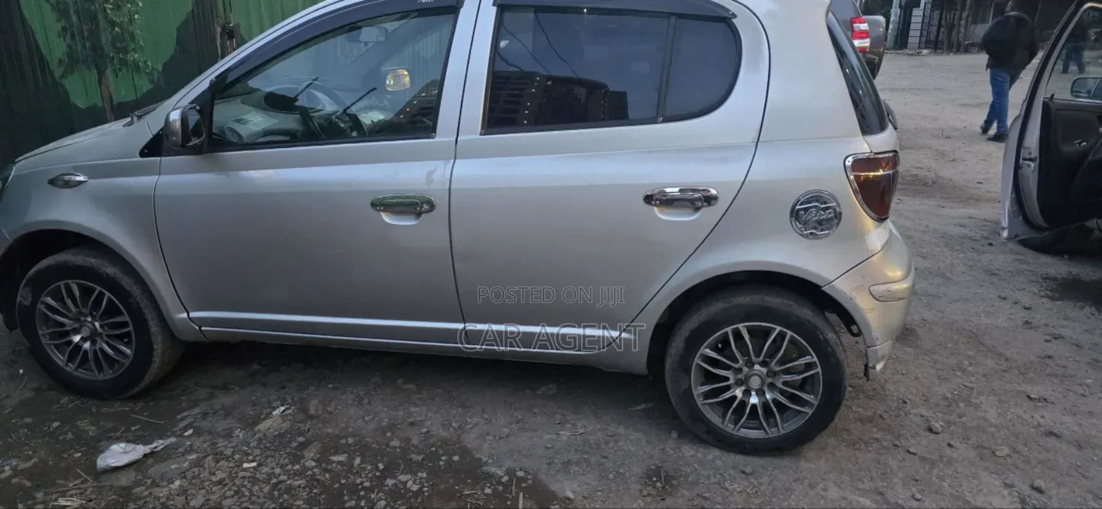 Toyota Vitz 2004 Silver
