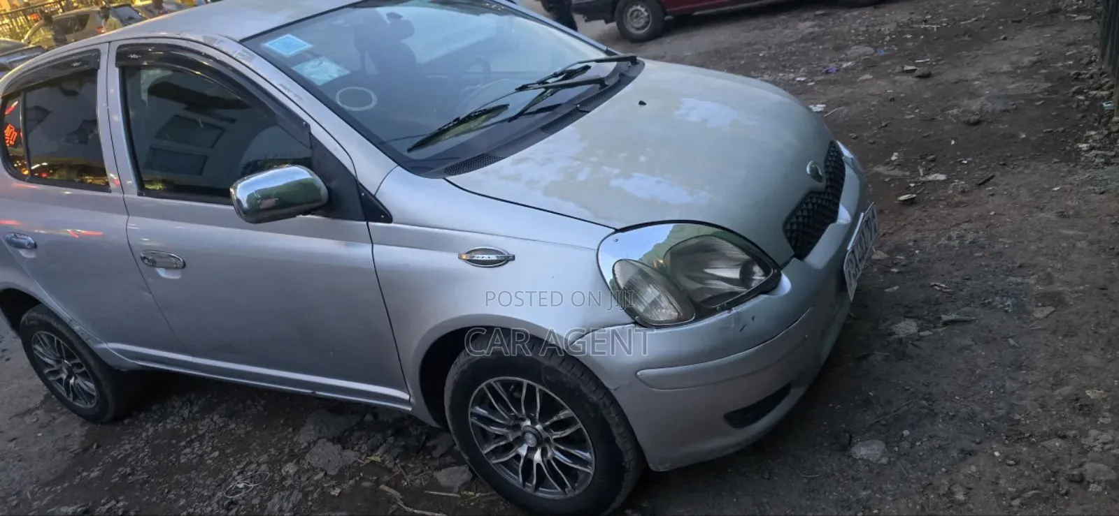 Toyota Vitz 2004 Silver