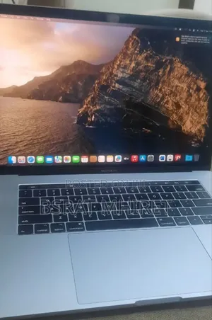 New Laptop Apple MacBook Pro 2017 16GB Intel Core I7 SSD 512GB
