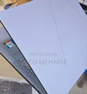 New Laptop Asus Zenbook 14 UX434 16GB Intel Core I7 SSD 512GB