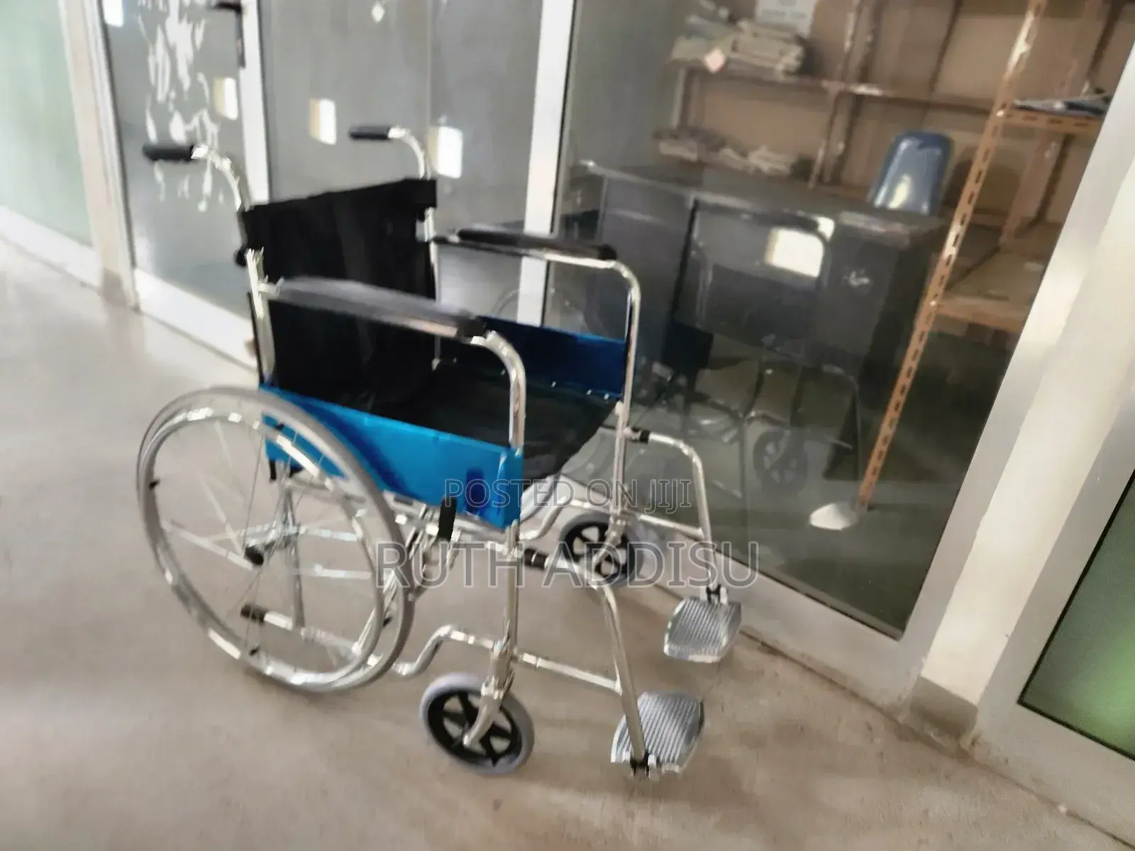 Wheelchair起來wheelchair娽了wheelchair遊客wheelchair㯲上wheelchair