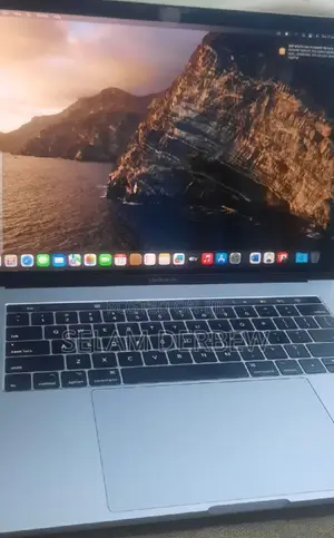 New Laptop Apple MacBook Pro 2017 16GB Intel Core I7 SSD 512GB