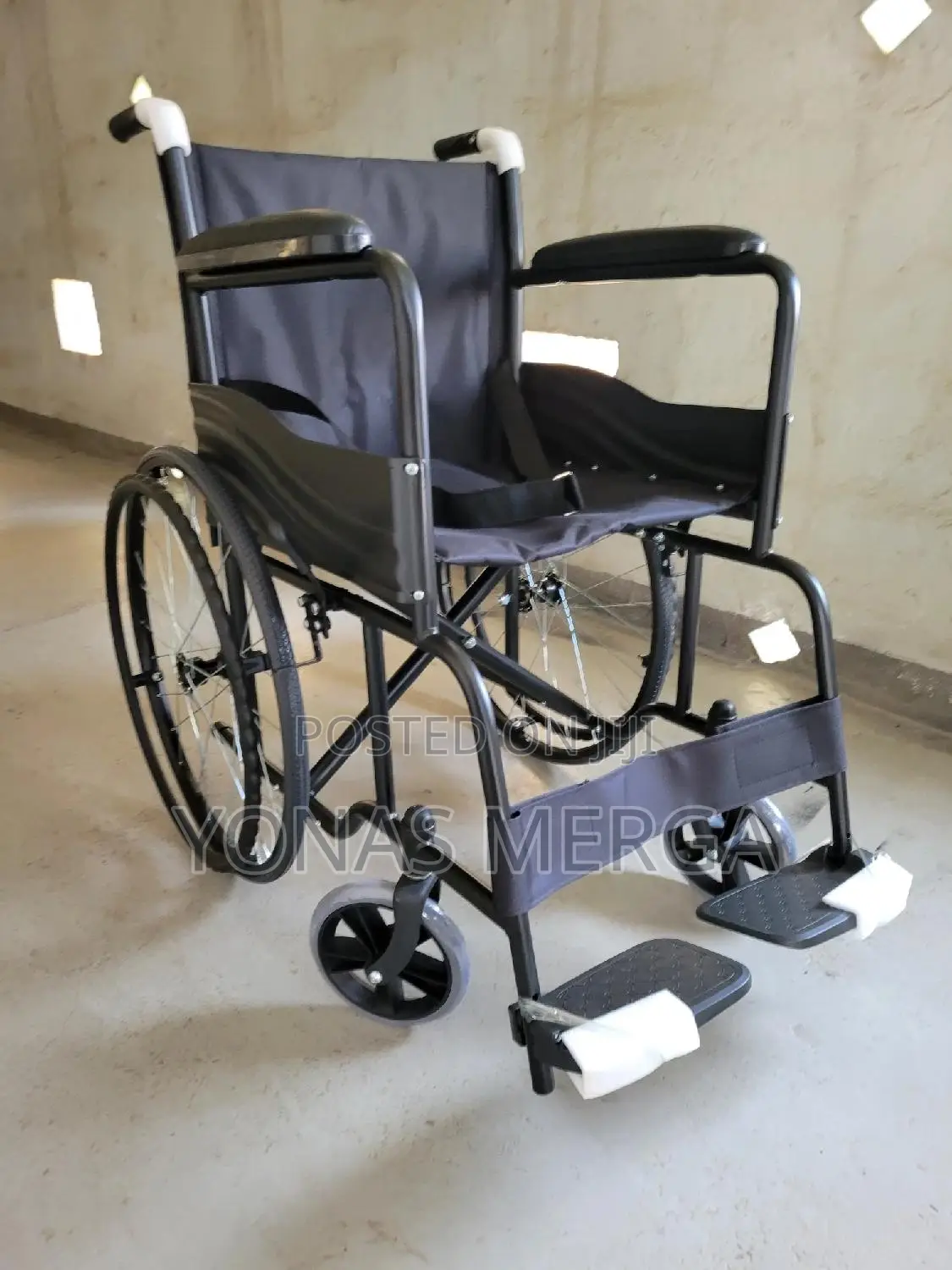 Wheelchair Powder Coated With Sefty Belt
Net Weight-15kg