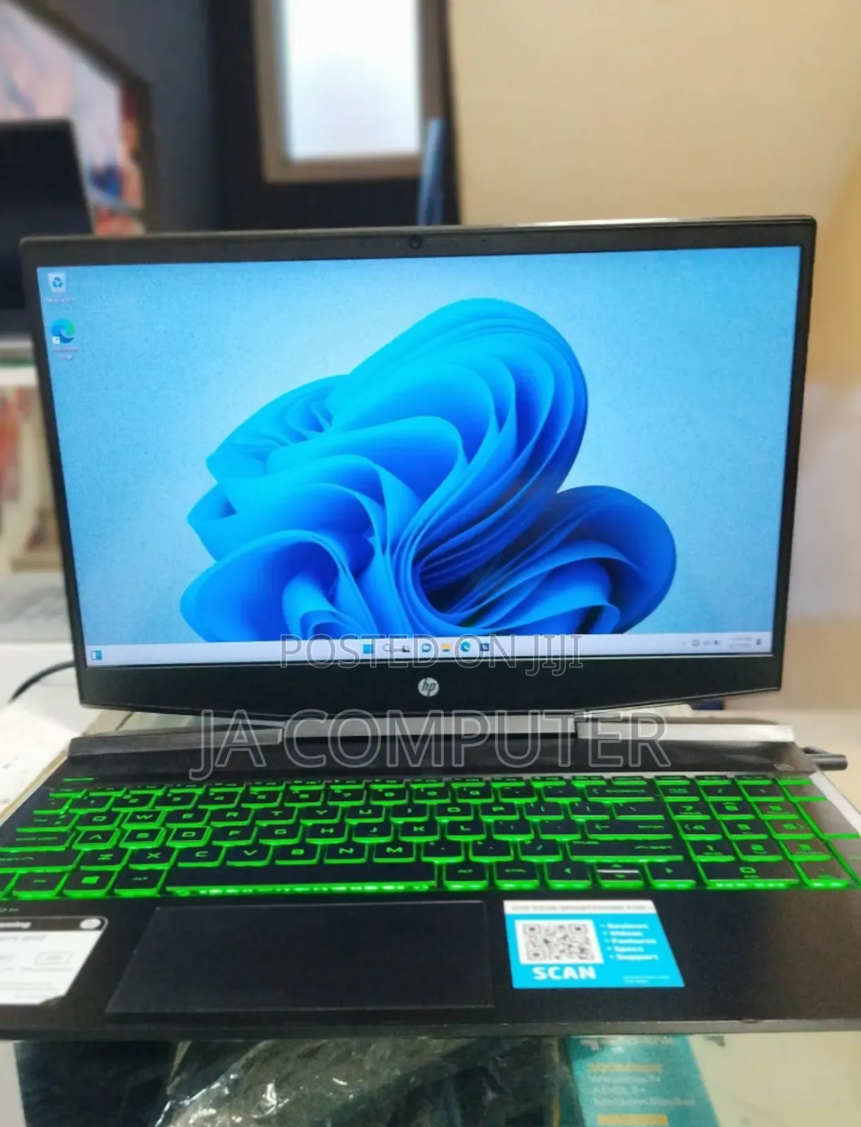 New Laptop HP Pavilion Power 15 16GB Intel Core I5 SSHD (Hybrid) 2T