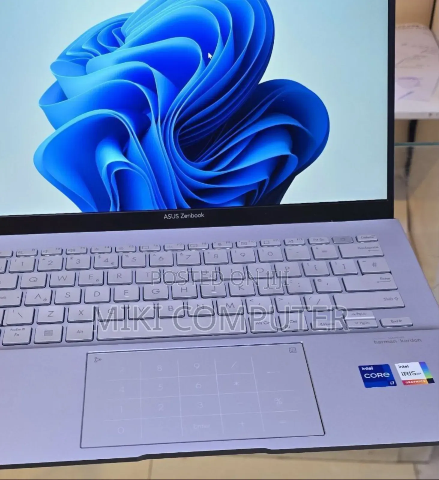 New Laptop Asus ZenBook 13 UX331UN 16GB Intel Core I7 SSD 1T