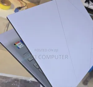 New Laptop Asus ZenBook 13 UX331UN 16GB Intel Core I7 SSD 1T