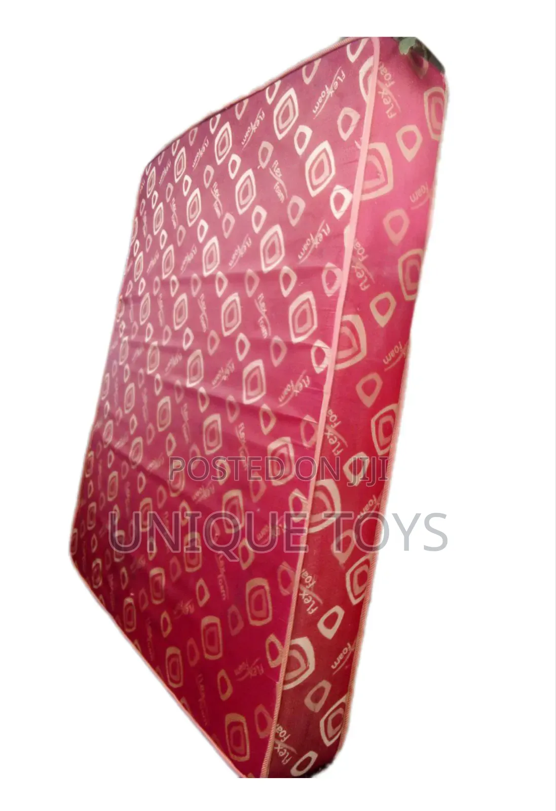 Slightly Used Flex Foam Mattress 
Dimensions: 1.80*2.10m