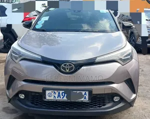 Photo - Toyota C-HR 2017 Silver