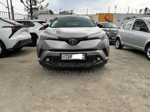 Photo - Toyota C-HR 2017 Silver