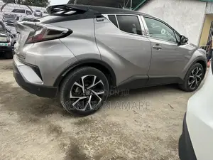 Toyota C-HR 2017 Silver
