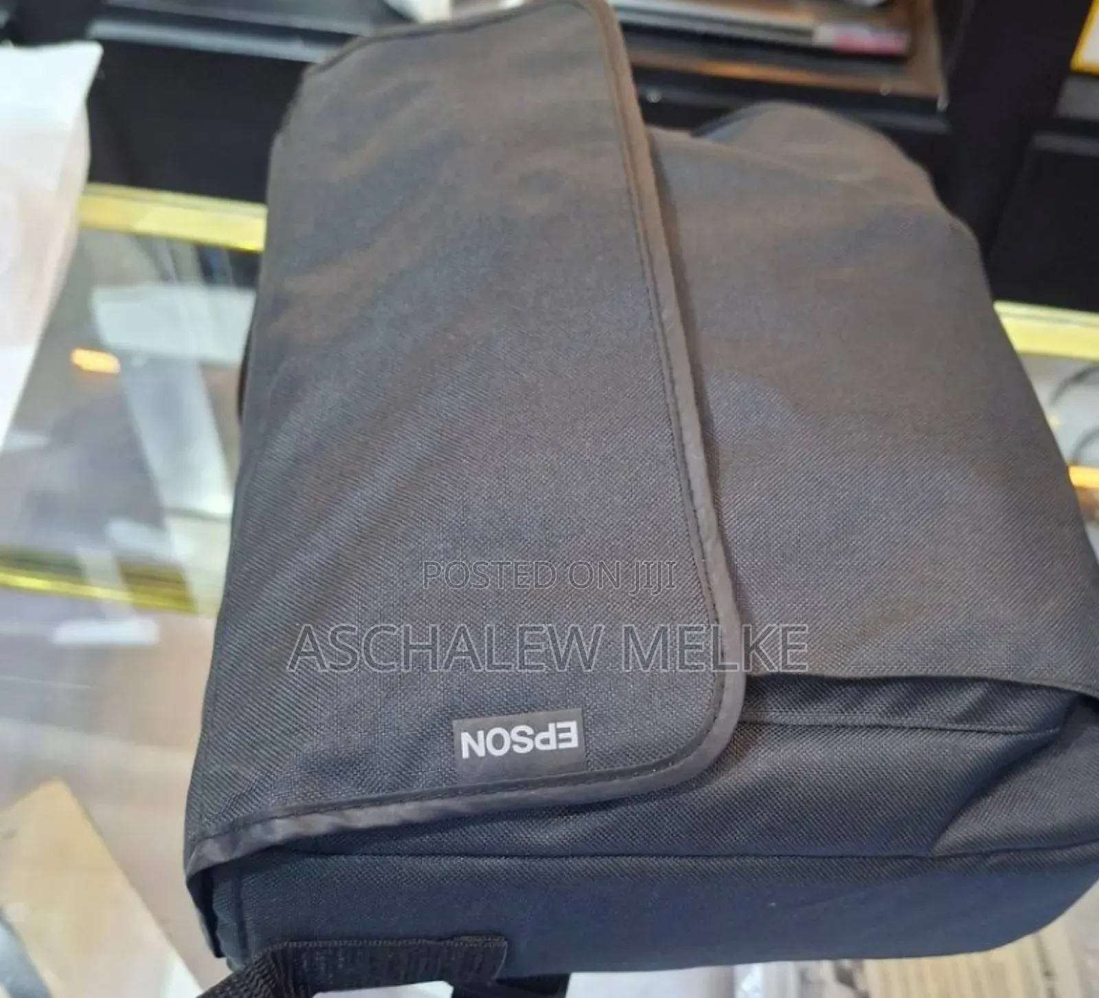 Brand New Epson Projector With Bag , Remote 
Model Name: