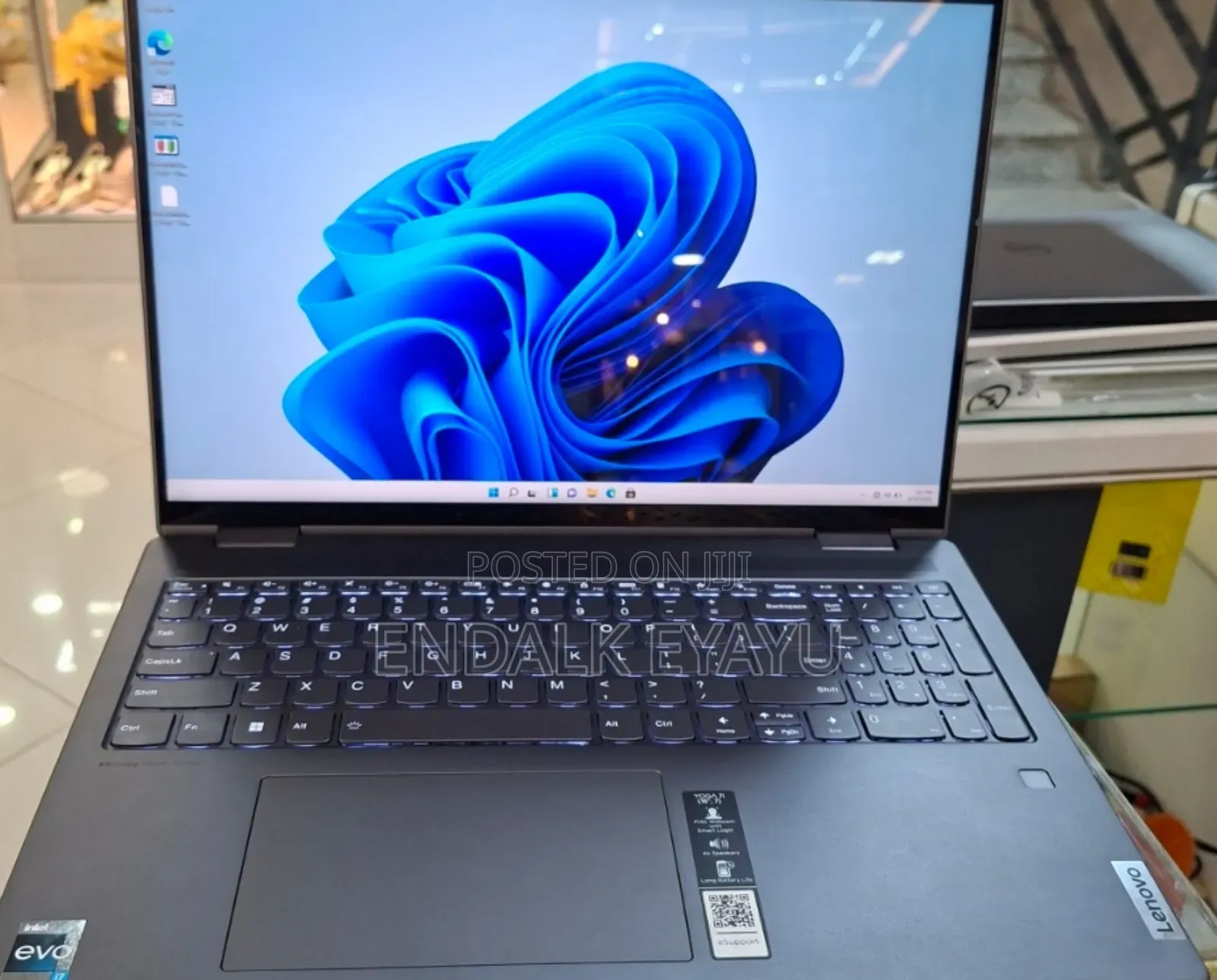 New Laptop Lenovo Yoga 7i 16GB Intel Core I7 SSD 1T