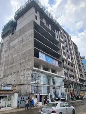 የንግድ ሱቅ በመሀል ቦሌ 100%ለከፈለ40%ቅናሽ ለ10ሱቆች ወይም ቤቶች ብቻ