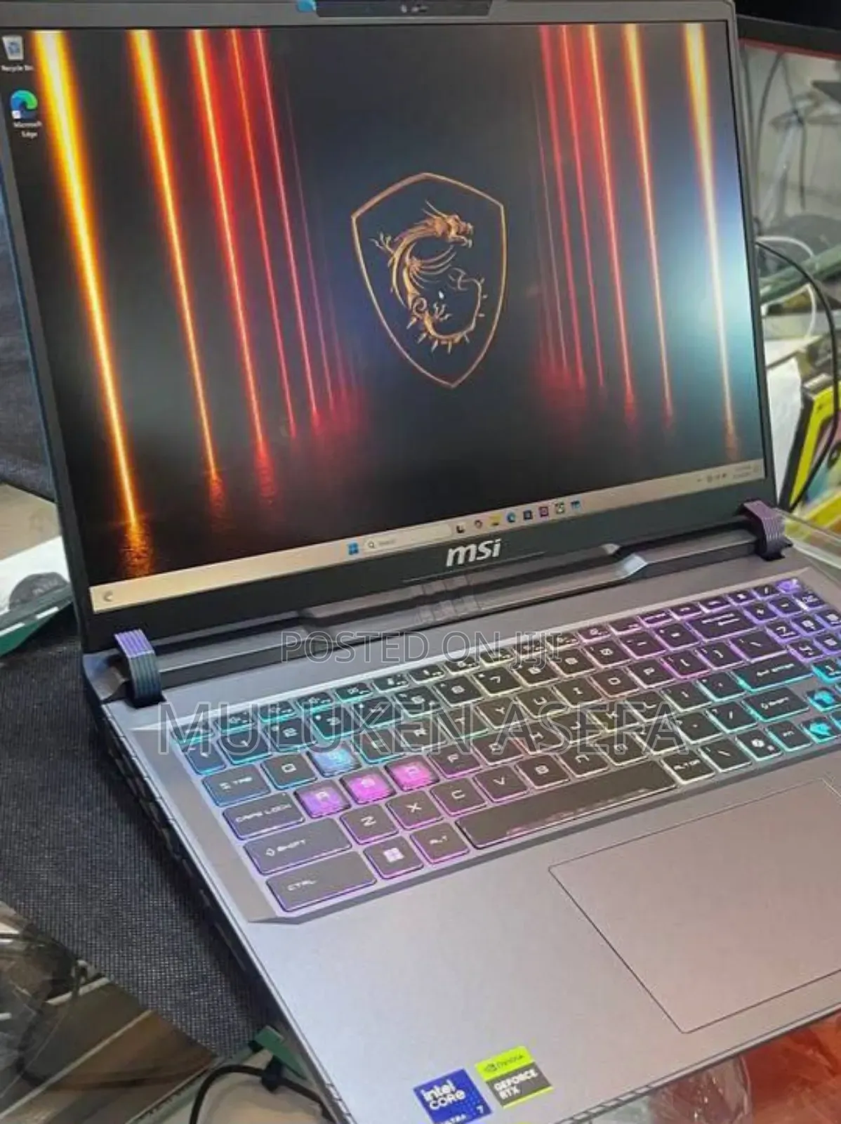 New Laptop MSI Vector 17 HX AI A2XWJG 16GB Intel Core Ultra 7 SSD 1T