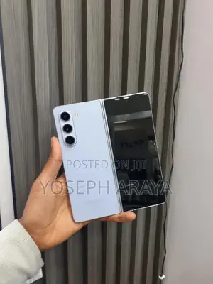 Photo - Samsung Galaxy Z Fold 5 256 GB Blue