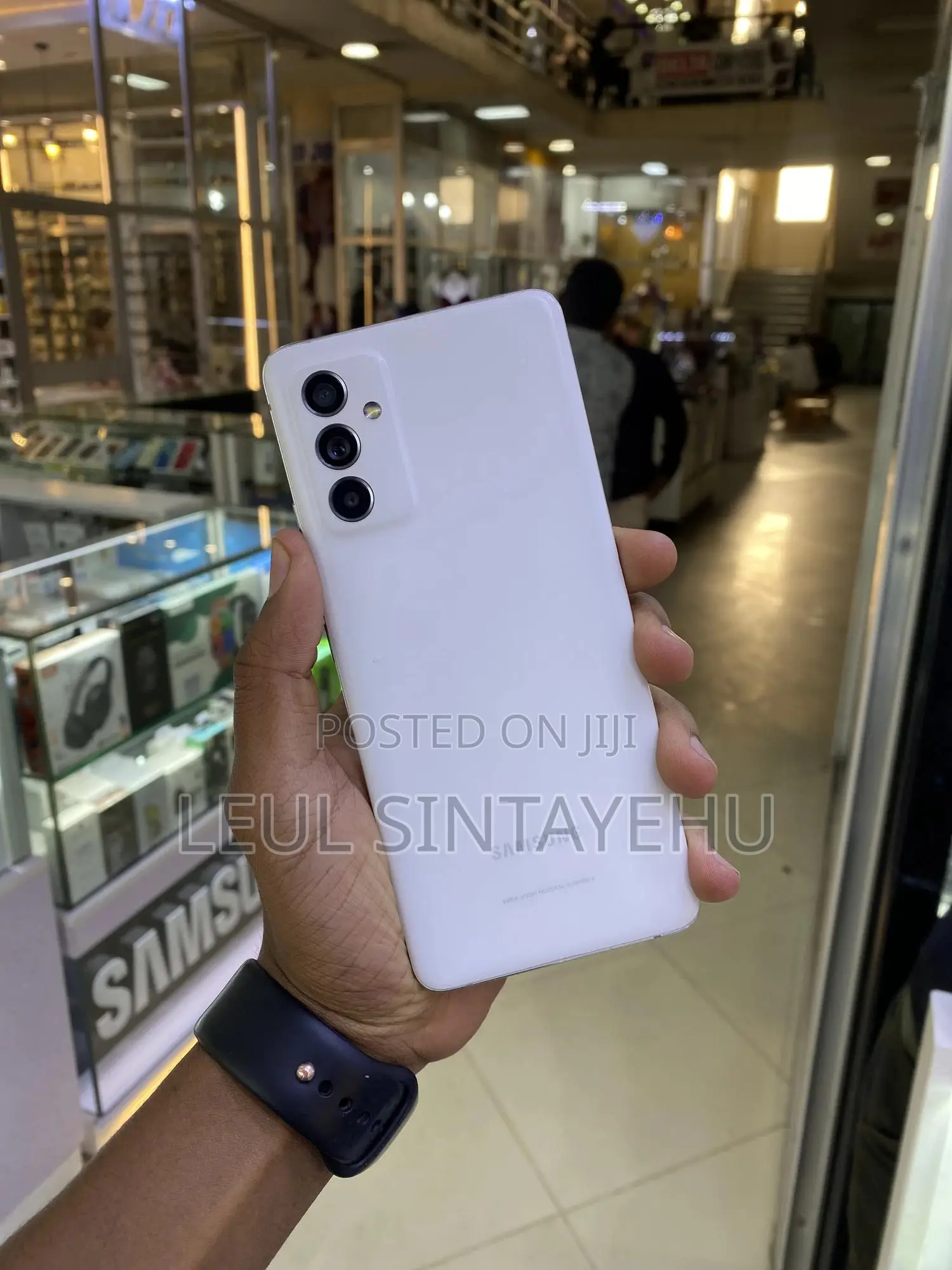 New Samsung Galaxy A82 5G (Galaxy Quantum 2) 128 GB White