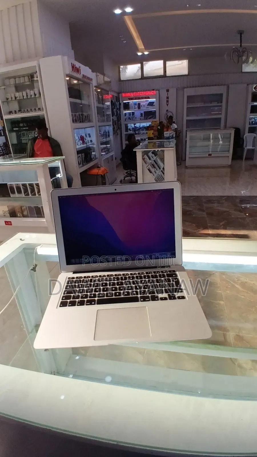 New Laptop Apple MacBook Air 2017 8GB Intel Core I7 SSD 256GB