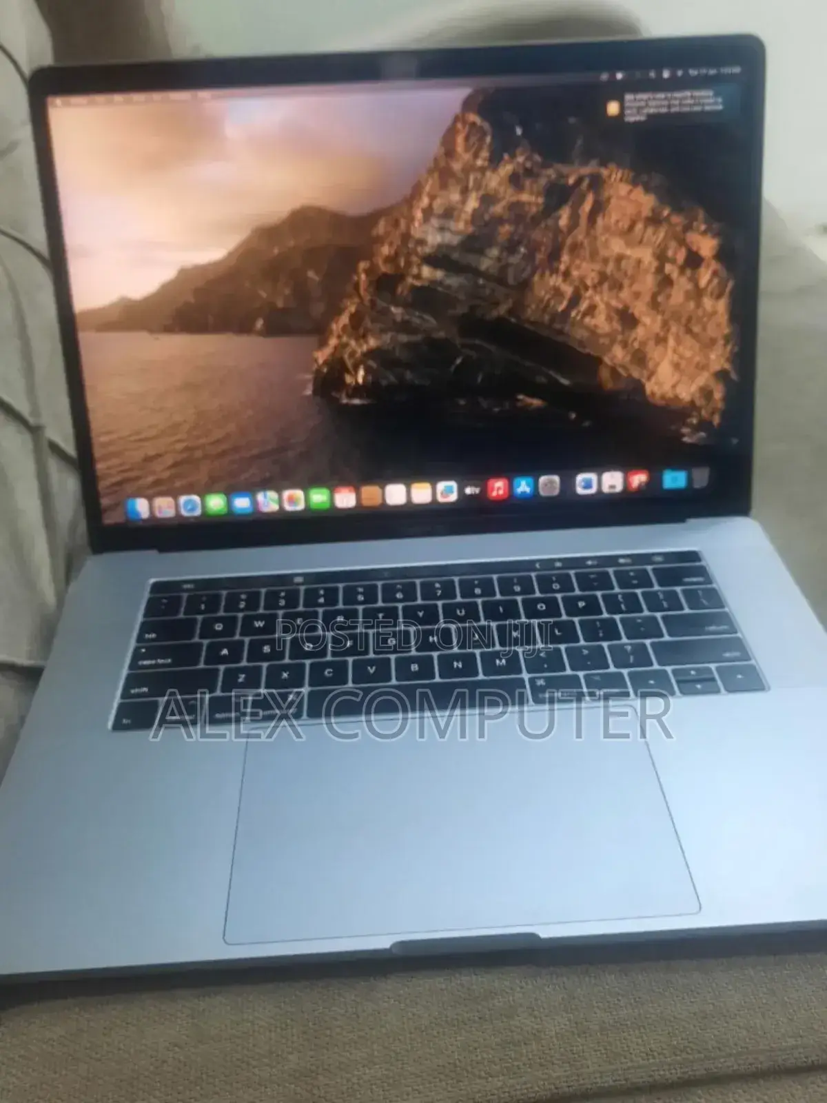 New Laptop Apple MacBook Pro 2017 16GB Intel Core I7 SSD 512GB