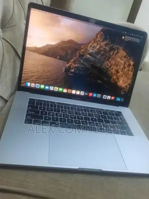 New Laptop Apple MacBook Pro 2017 16GB Intel Core I7 SSD 512GB