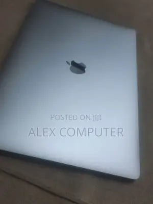 New Laptop Apple MacBook Pro 2017 16GB Intel Core I7 SSD 512GB