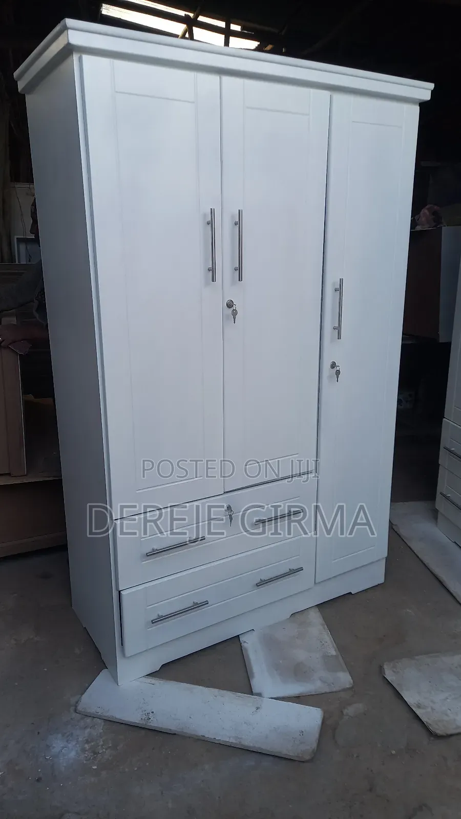 ሜትር ከ20 ኤምዲኤፍ ቁምሳጥን