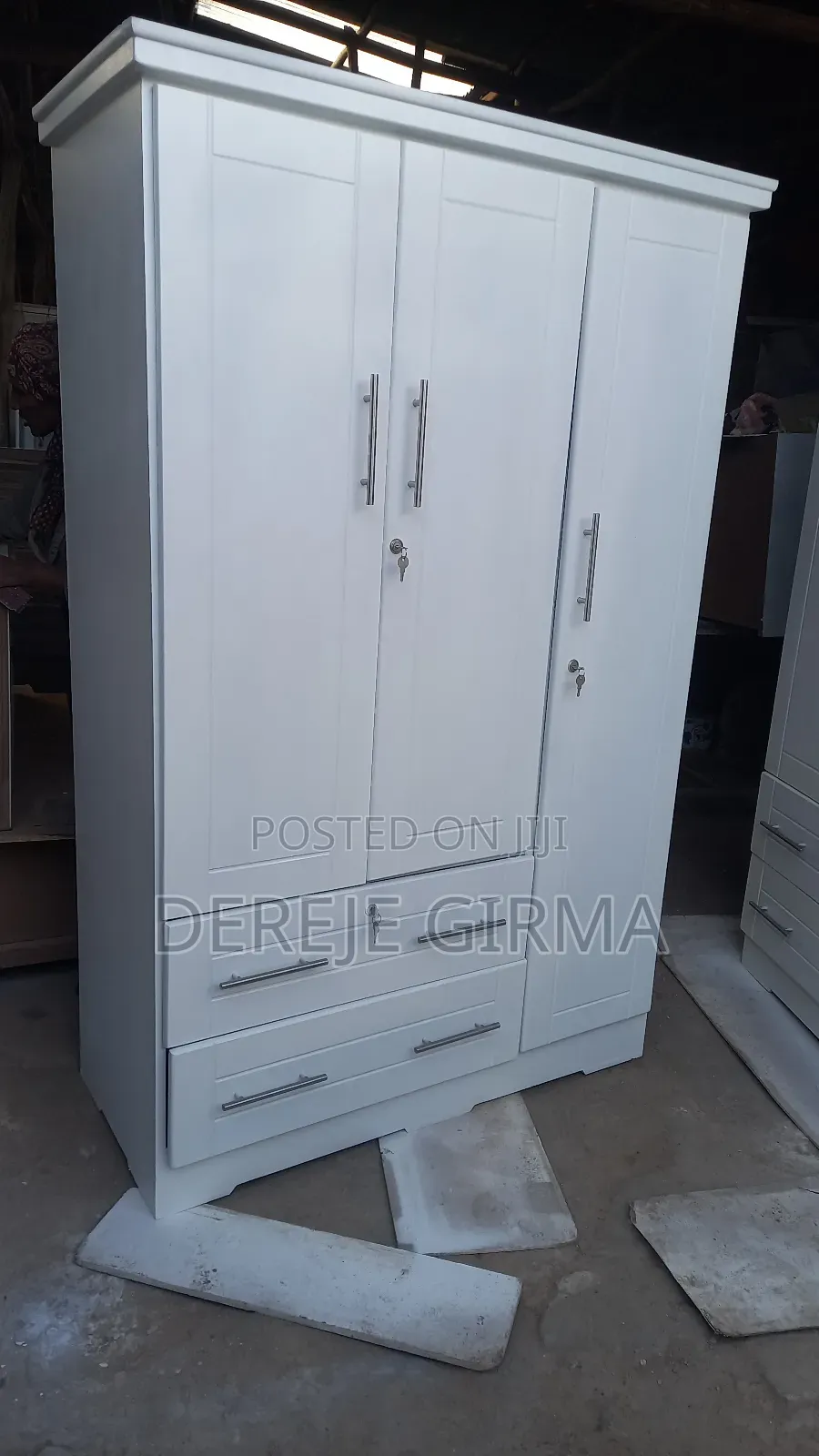 ሜትር ከ20 ኤምዲኤፍ ቁምሳጥን