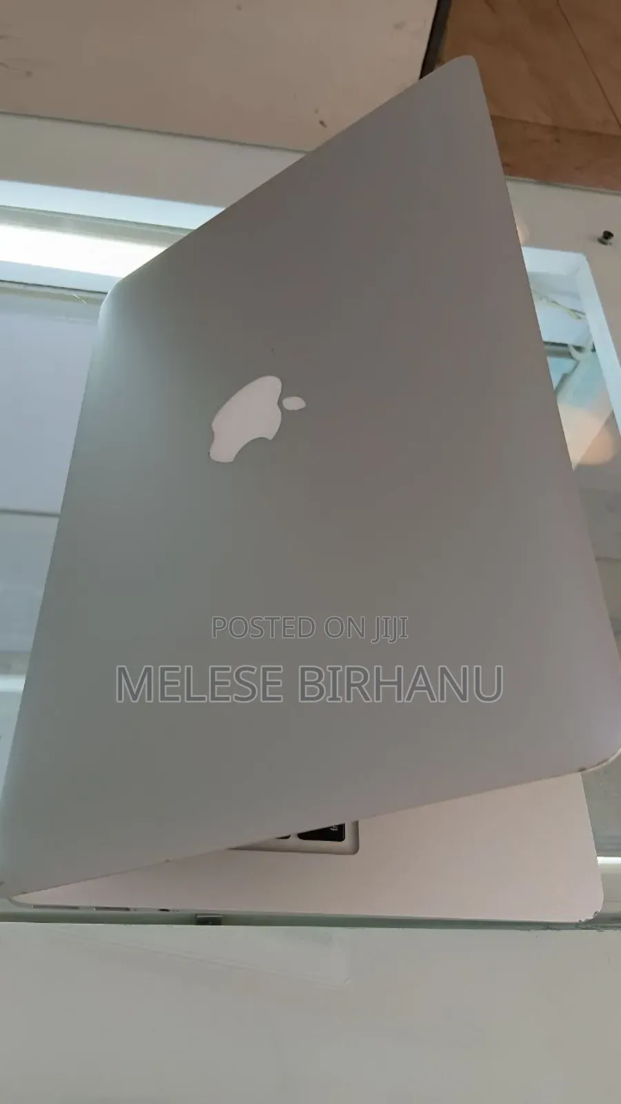 New Laptop Apple MacBook 2017 8GB Intel Core I7 SSD 256GB