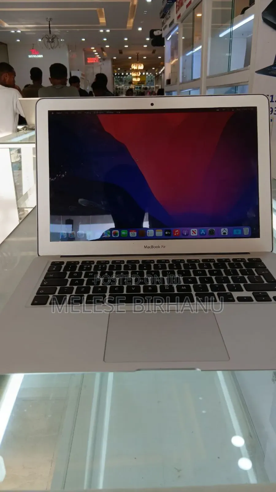 New Laptop Apple MacBook 2017 8GB Intel Core I7 SSD 256GB