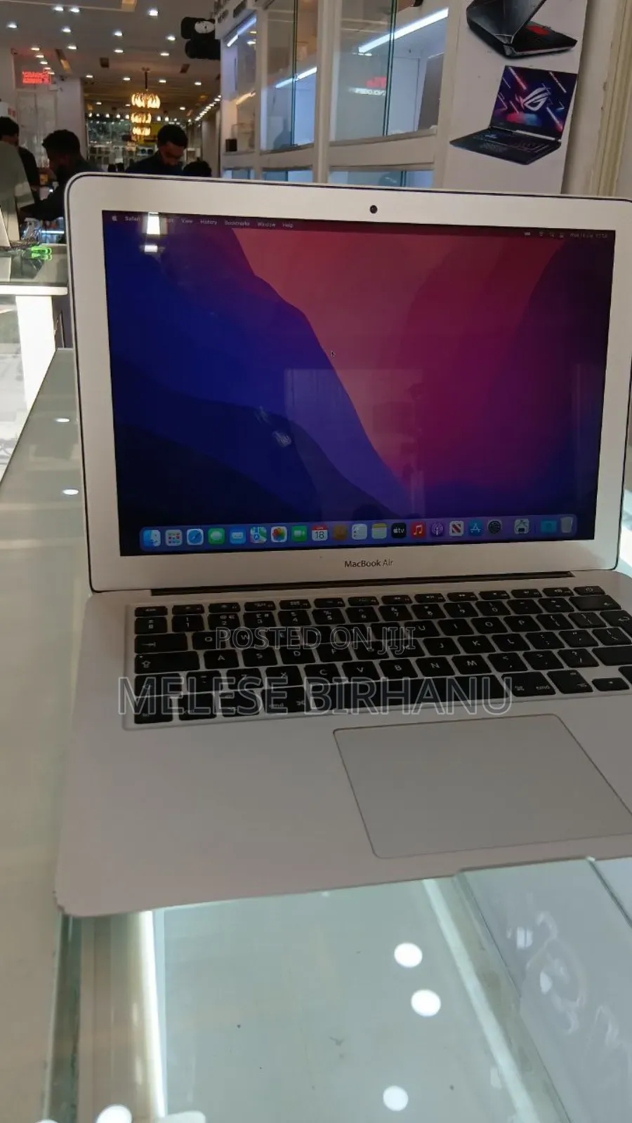 New Laptop Apple MacBook 2017 8GB Intel Core I7 SSD 256GB