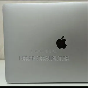 Photo - New Laptop Apple MacBook Pro 2017 16GB Intel Core I7 SSD 512GB