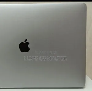 New Laptop Apple MacBook Pro 2017 16GB Intel Core I7 SSD 512GB