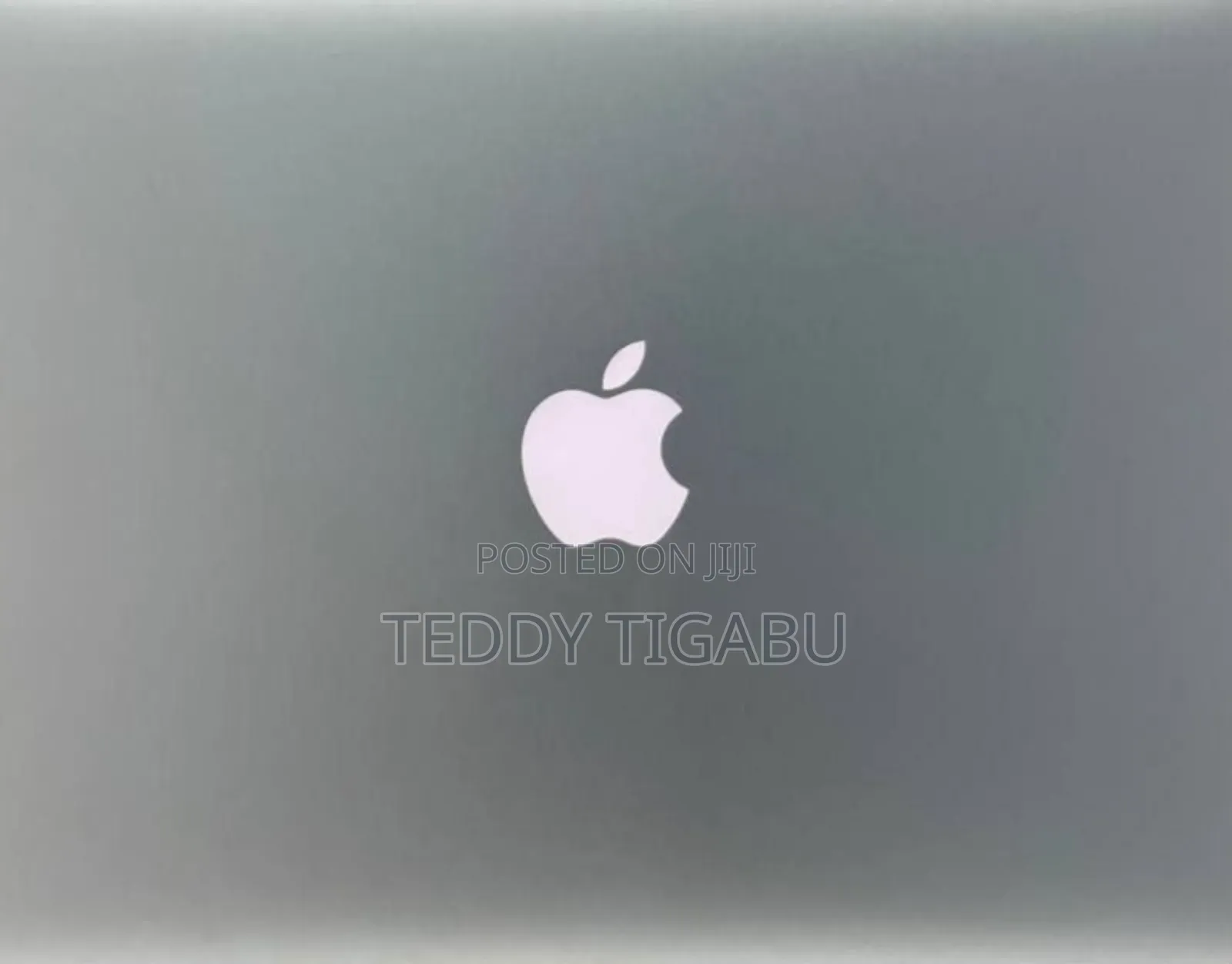 New Laptop Apple MacBook Pro 2017 8GB Intel Core I7 SSD 256GB