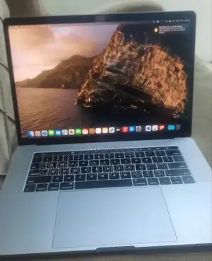 New Laptop Apple MacBook Pro 2017 16GB Intel Core I7 SSD 512GB