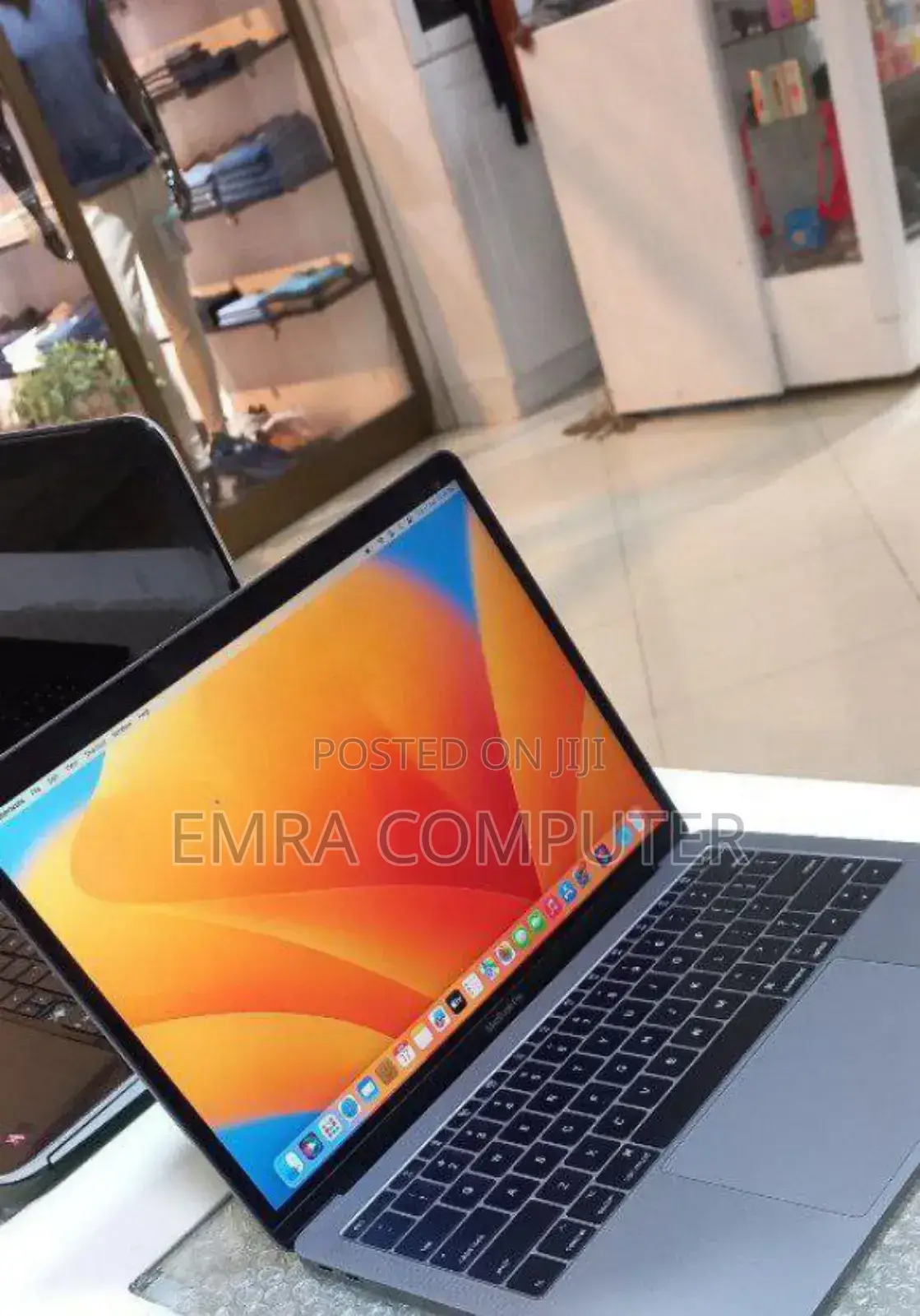 New Laptop Apple MacBook Pro 2017 16GB Intel Core I5 SSD 512GB