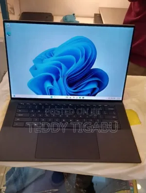 Photo - New Laptop Dell 16GB Intel Core I7 SSD 512GB