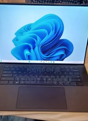 New Laptop Dell 16GB Intel Core I7 SSD 512GB